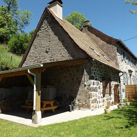 Maison De Caractere, 2 Ch, 4 Pers, Jardin, Animaux Admis, Wifi, Proche Puy Mary - Fr-1-742-106 Dom wakacyjny *