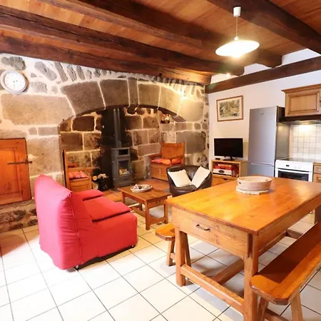 Maison De Caractere, 2 Ch, 4 Pers, Jardin, Animaux Admis, Wifi, Proche Puy Mary - Fr-1-742-106 Dom wakacyjny